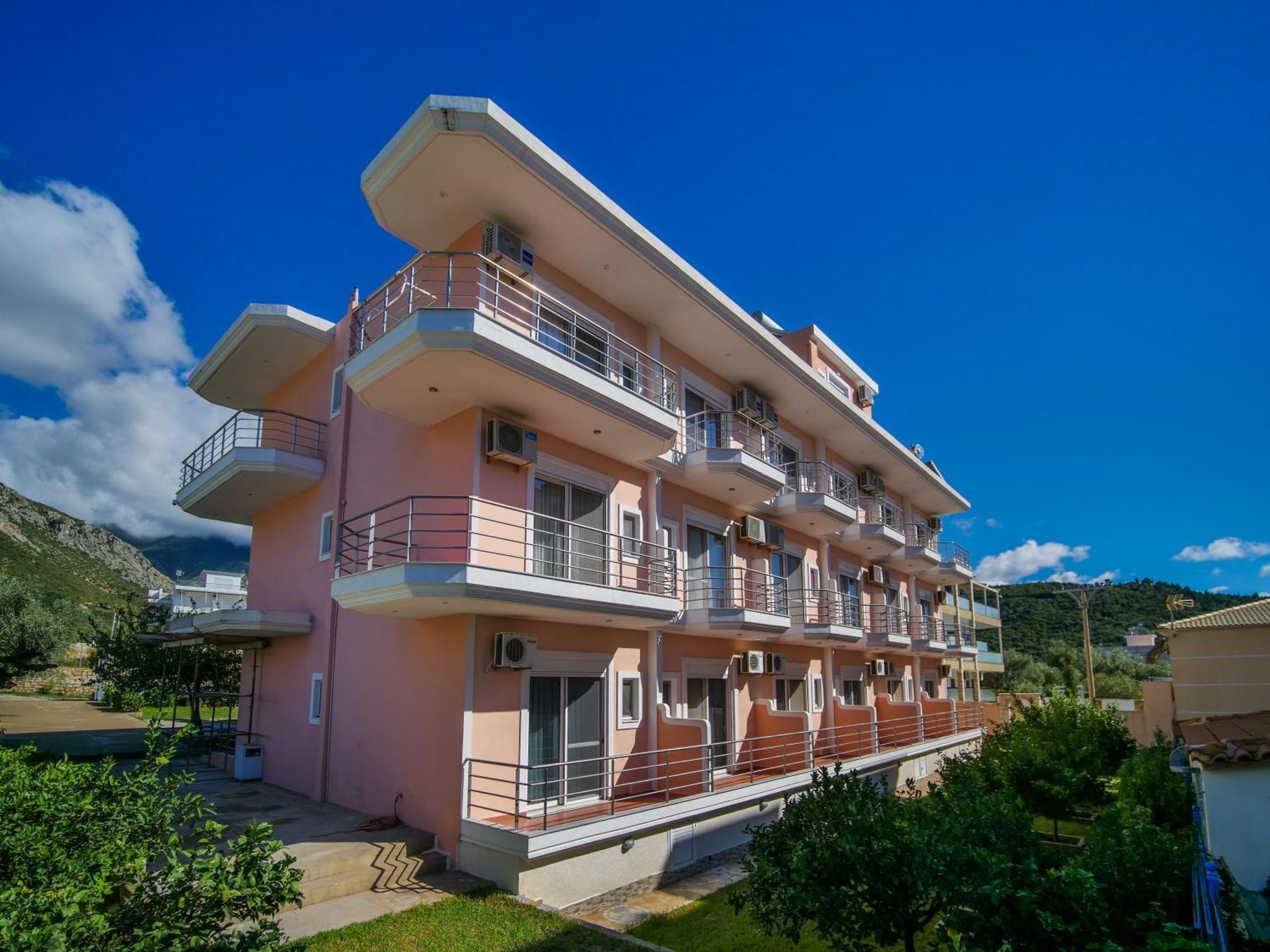 Royal Hotel 3*